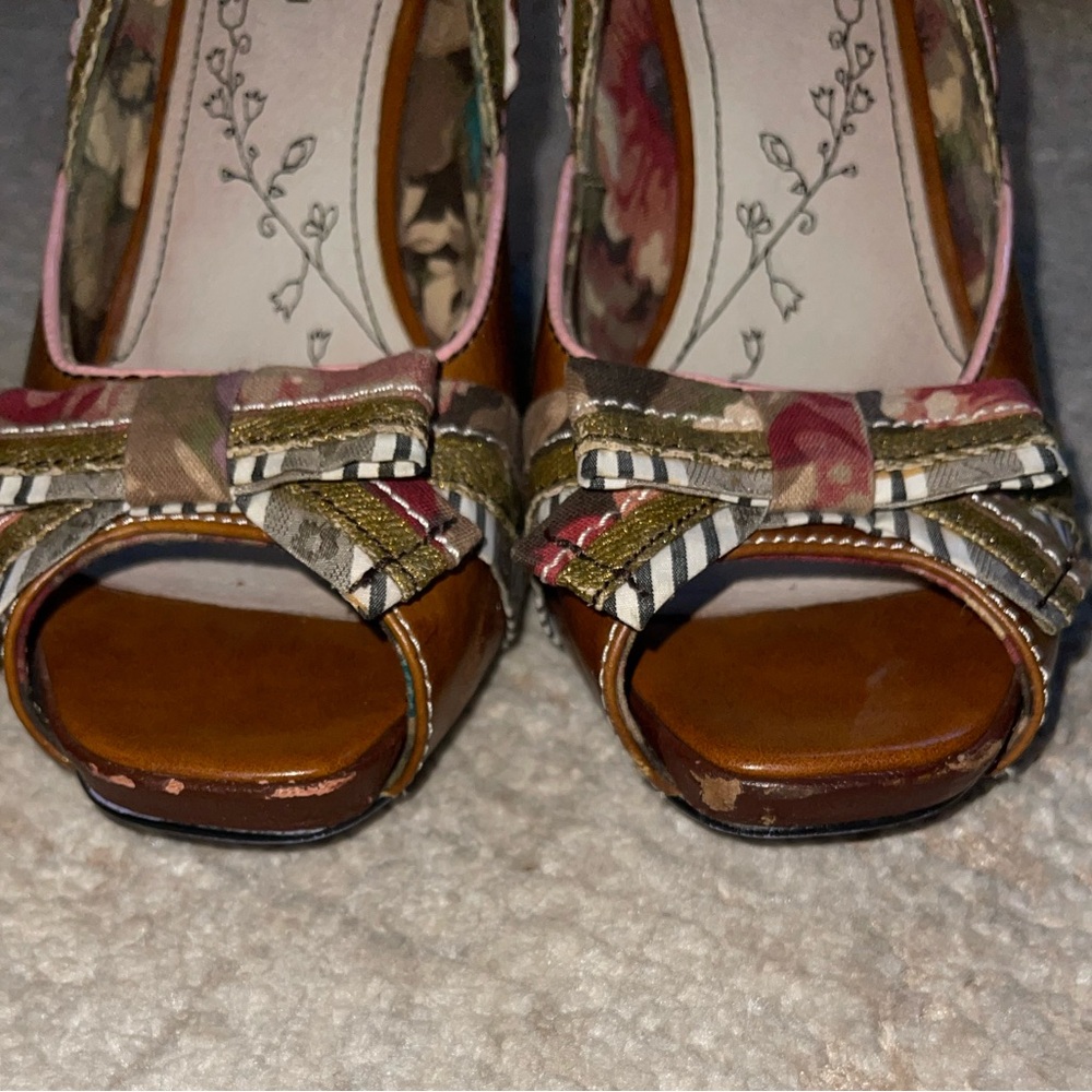 ๐๐๐๐๐ ๐๐๐ ๐๐๐๐ ๐ก๐๐ Retro-Inspired Heels - Picture 15 of 16